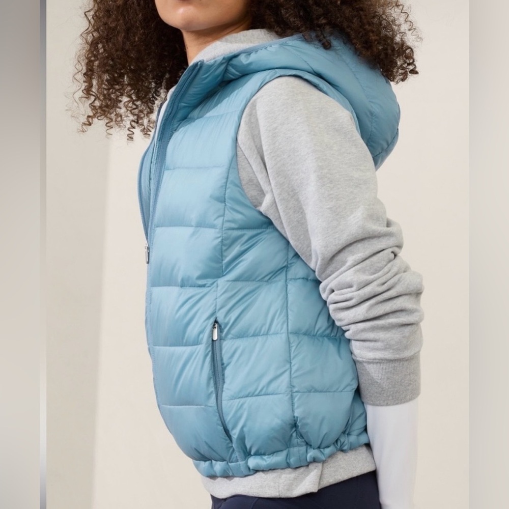 Athleta Women’s Aire Puffer Vest Light Blue Medium